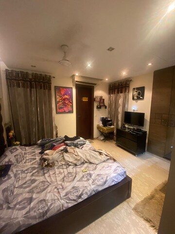 Bedroom in 3 BHK Apartment at Green Park – for Sale