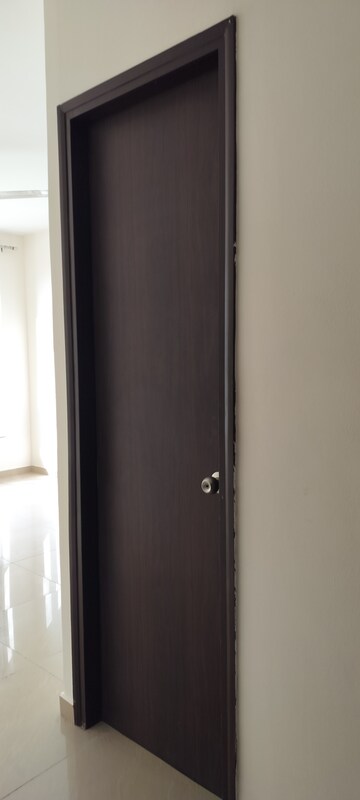 Furnished Amenities in 2 BHK Apartment at Amanora Future Towers, Hadapsar – for Sale