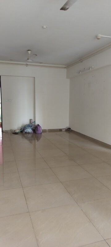Room in 2 BHK Apartment at Amanora Future Towers, Hadapsar – for Sale