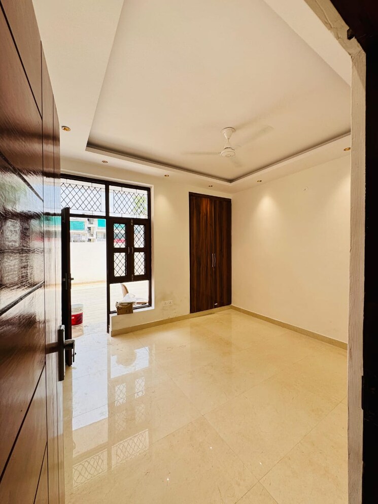 Room, green fields colony 3 Bedroom 200 Sq.Ft. Builder Floor In Green Fields Colony Faridabad 7489425