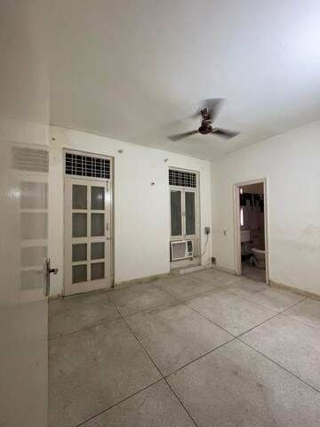 Room in 2 BHK Builder Floor at Palam Vihar Residents Association, Palam Vihar – for Sale