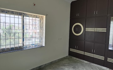 Room in 3 BHK Apartment at Hanamkonda – for Sale