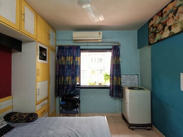 Room in 2 BHK Apartment at Lok Upvan Apartment Phase 2, Vasant Vihar – for Sale