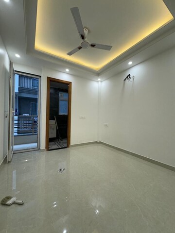 Room in 3 BHK Builder Floor at Chattarpur – for Sale