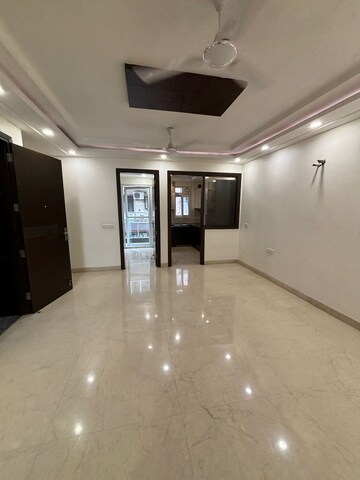 Room in 3 BHK Builder Floor at Rajouri Garden – for Sale