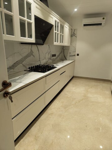 Bathroom in 4 BHK Apartment at Bestech Park View Spa Next, Sector 67 – for Sale