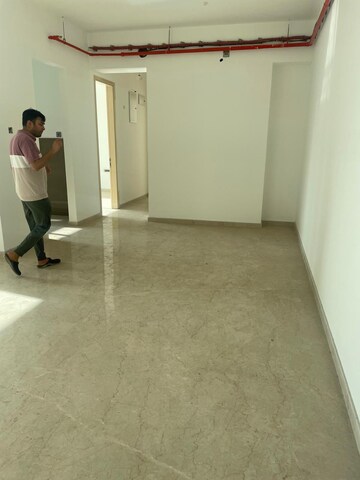 Room in 3.5 BHK Apartment at Marathon Monte South, Byculla West – for Rent