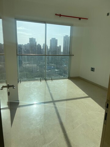Room in 3.5 BHK Apartment at Marathon Monte South, Byculla West – for Rent