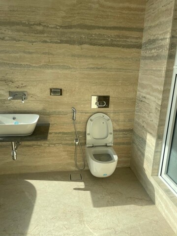 Bathroom in 3.5 BHK Apartment at Marathon Monte South, Byculla West – for Rent