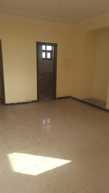 Furnished Amenities in 3 BHK Apartment at Farihills Apartment, Sector 21d – for Sale