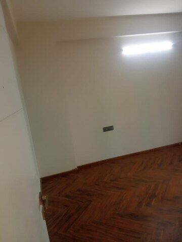 Room in 3 BHK Builder Floor at Signature Global City 63A, Sector 63a – for Sale