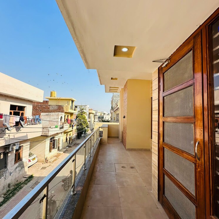 Balcony, patiala road 4 Bedroom 220 Sq.Yd. Independent House In Patiala Road Zirakpur 7492631