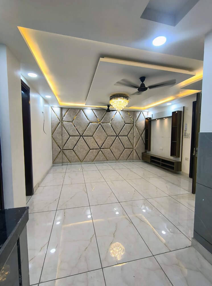 Bathroom, dwarka mor 3 Bedroom 132 Sq.Yd. Builder Floor In Dwarka Mor Delhi 7492666