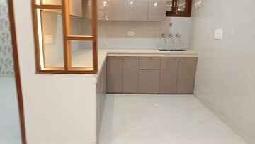 Furnished Amenities in 4 BHK Builder Floor at Sadh Nagar – for Sale