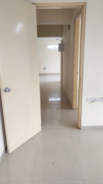 Room in 2.5 BHK Apartment at Kalpataru Srishti, Mira Road – for Sale