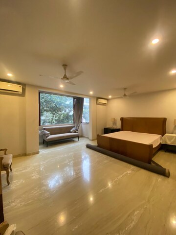 Living Room in 3 BHK Apartment at Sector 27 – for Rent