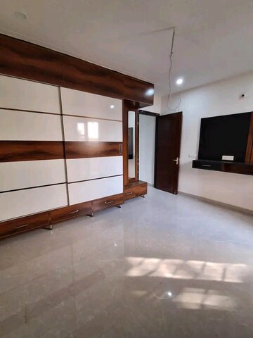 Room in 2 BHK Apartment at Sector 127 – for Sale