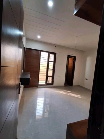 Room in 2 BHK Apartment at Sector 127 – for Sale