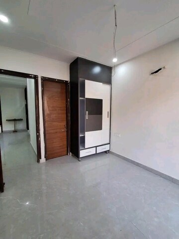 Room in 2 BHK Apartment at Sector 127 – for Sale