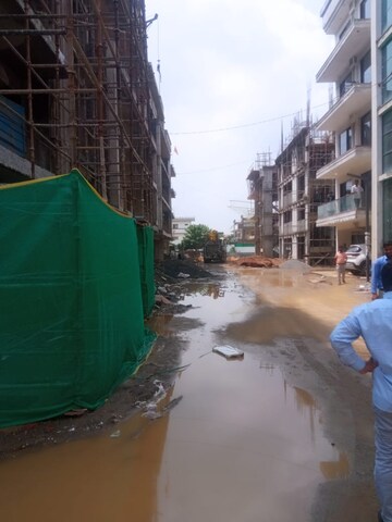 Swimming Pool in 3 BHK Apartment at Signature Global Prime, Sector 63a – for Sale