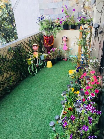 3 BHK Builder Floor – Garden View at Dlf Phase ii - for Sale