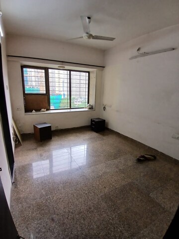 Room in 1 BHK Apartment at HDIL Dheeraj Upvan 1, Borivali East – for Sale