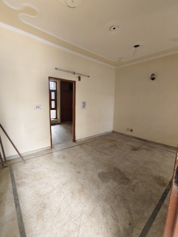 Room in 1.5 BHK Builder Floor at Indraprastha Colony – for Sale