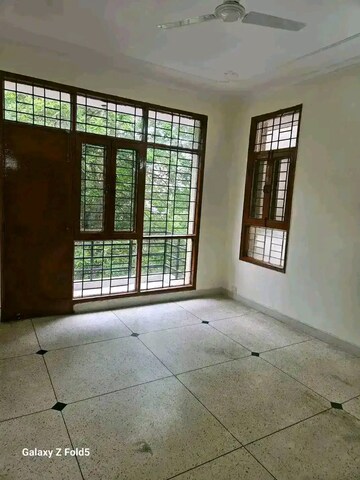 Room in 3 BHK Builder Floor at Uppal Southend, Sector 49 – for Sale