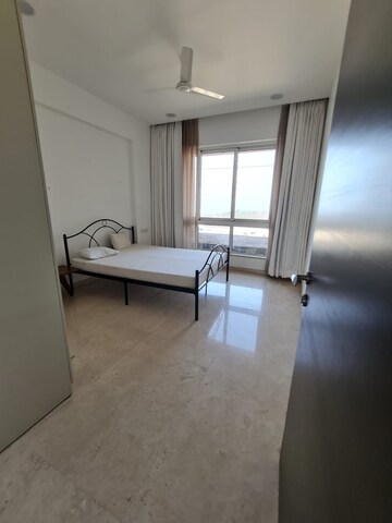 Room in 3.5 BHK Apartment at Adonia Apartments, Powai – for Sale