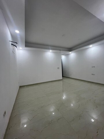 Room in 3 BHK Builder Floor at Palm Residency Chhatarpur, Chattarpur – for Sale
