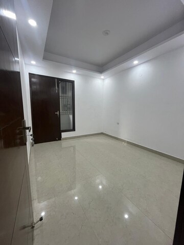 Room in 2 BHK Builder Floor at Palm Residency Chhatarpur, Chattarpur – for Sale