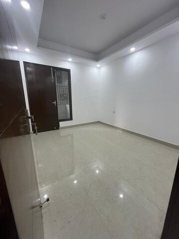 Room in 2 BHK Builder Floor at Palm Residency Chhatarpur, Chattarpur – for Sale