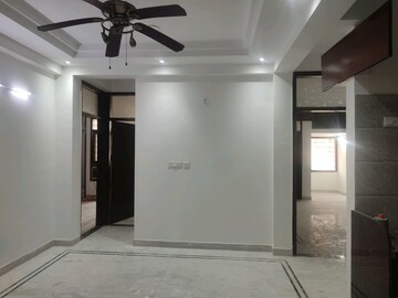 Room in 3 BHK Builder Floor at Palam Vyapar Kendra, Sector 2 – for Sale