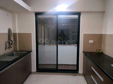Room in 2.5 BHK Apartment at Pride Platinum, Baner – for Sale