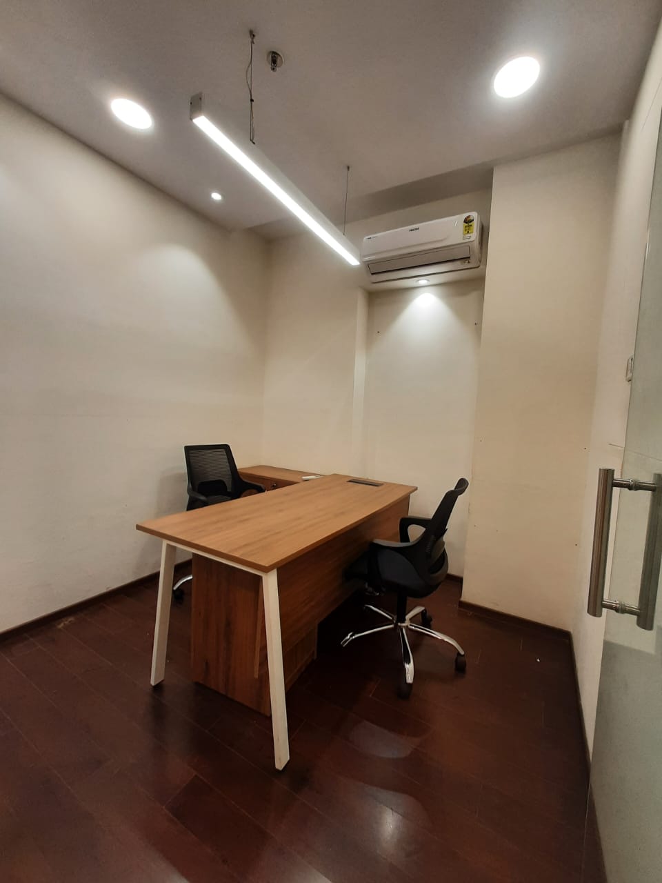 Commercial Office Space 830 Sq.Ft. For Rent in Wagle Industrial Estate Thane  7494999