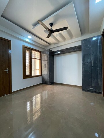 Room in 3 BHK Builder Floor at Vasundhara Sector 1 – for Sale