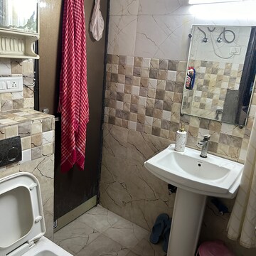 Bathroom in 3 BHK Builder Floor at Ashoka Enclave Faridabad, Ashoka Enclave – for Sale