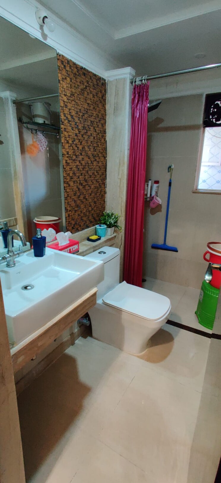 Attached Bathroom, hiranandani-verona-co-op-housing-society-ltd 3 Bedroom 1285 Sq.Ft. Apartment In Powai Mumbai 7495129