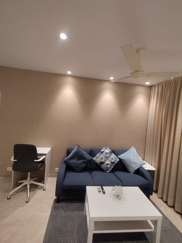 Room in 1 BHK Apartment at Hiranandani Regent Hill, Powai – for Sale