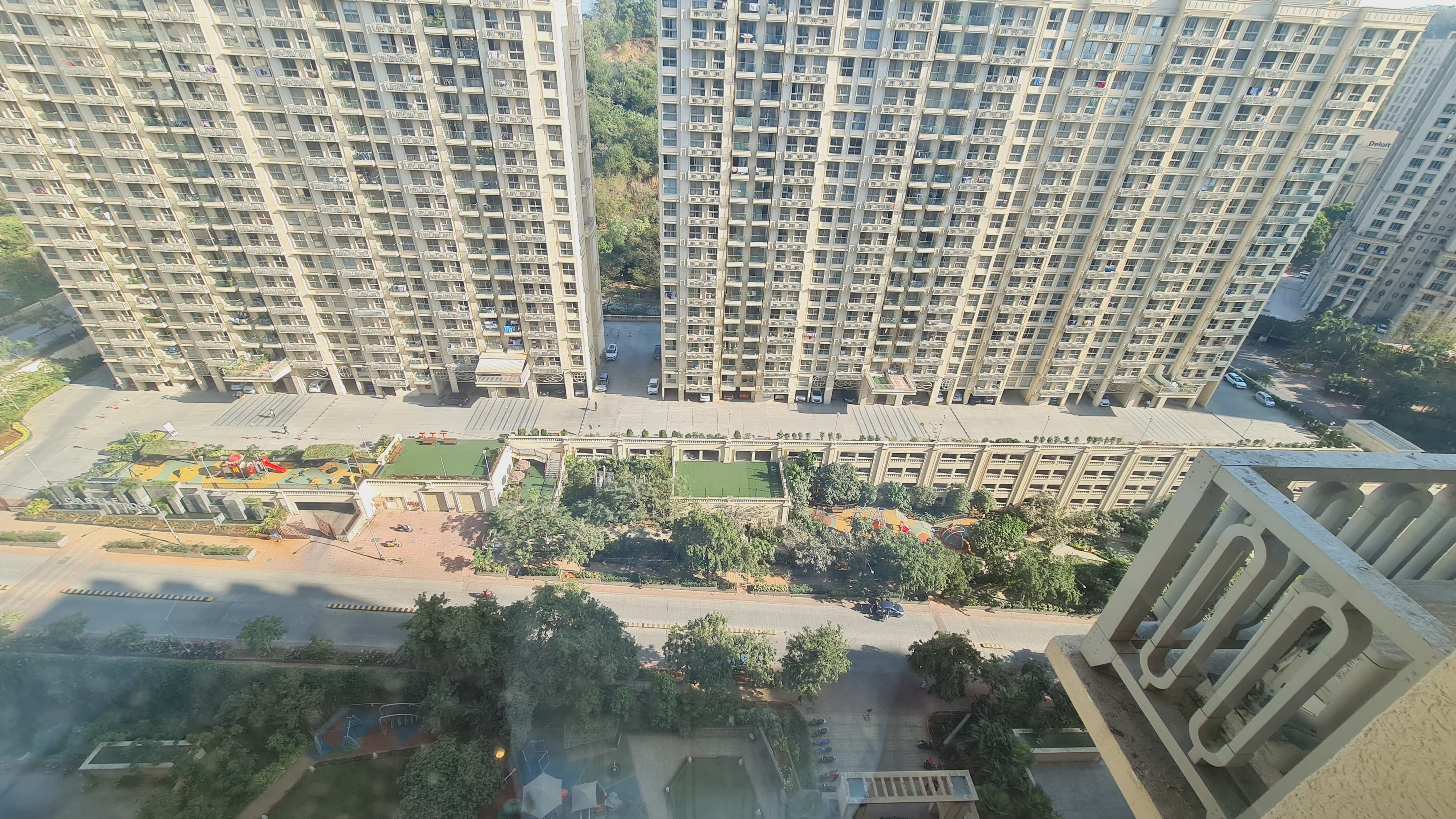 1 BHK + Pooja Room Apartment For Sale in Hiranandani Regent Hill