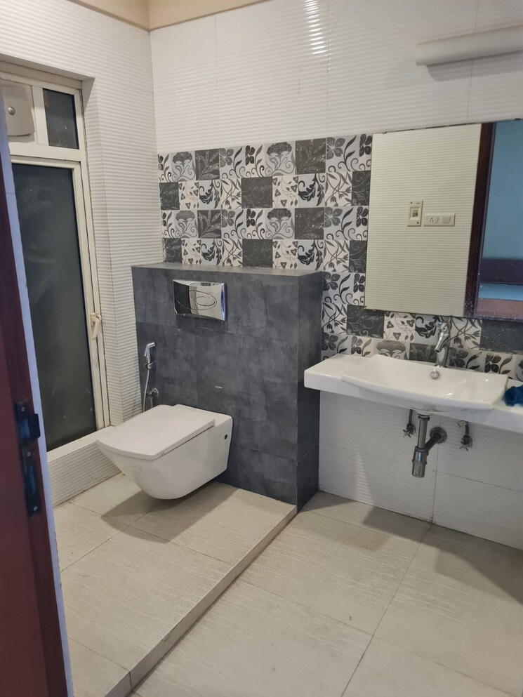 Bathroom, hiranandani-gardens-torino 3 Bedroom 2060 Sq.Ft. Apartment In Powai Mumbai 7495208