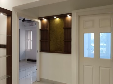 Room in 2 BHK Apartment at Kaloor – for Sale