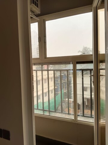 Room in 2 BHK Apartment at Kaloor – for Sale