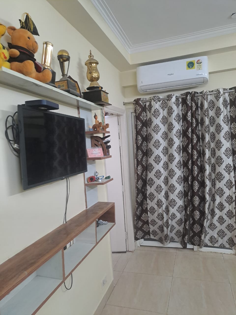 2 BHK Apartment For Rent in Gaur City 2 - 14th Avenue Noida Ext Sector 16c Greater Noida  7495450