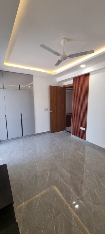 Room in 4 BHK Builder Floor at Sushant Lok 2, Sector 57 – for Sale