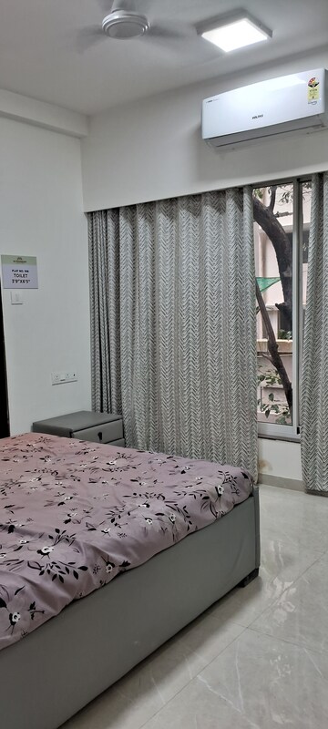 Master Bedroom in 3.5 BHK Apartment at DD Om Makarand Heights, Ghatkopar East – for Sale
