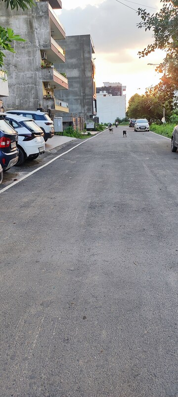 Parking in 3 BHK Builder Floor at BPTP Park Central, Sector 85 – for Sale