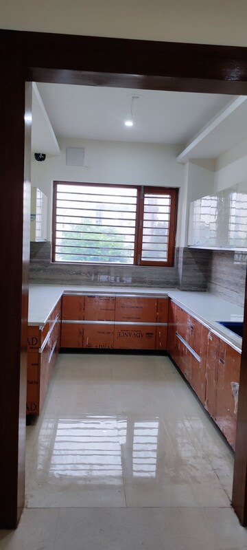 Kitchen in 3 BHK Builder Floor at BPTP Park Central, Sector 85 – for Sale