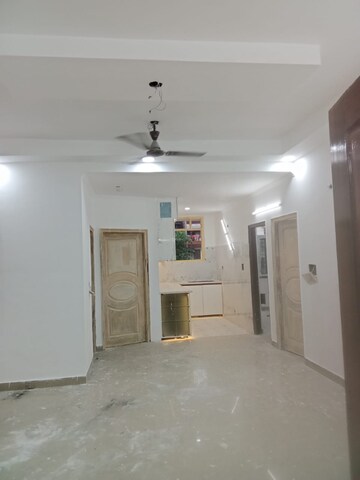 Room in 2.5 BHK Apartment at Bulland Elevates, Sector 16c Greater Noida – for Sale
