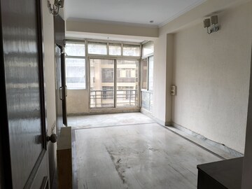 Room in 3 BHK Apartment at Bulland Elevates, Sector 16c Greater Noida – for Sale